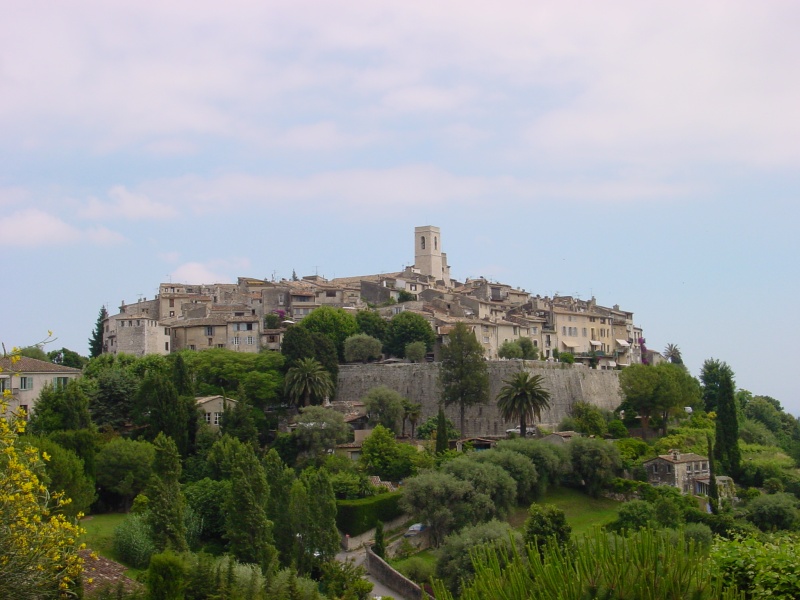 Saint-Paul-de-Vence Blick auf Ort.JPG -                                
